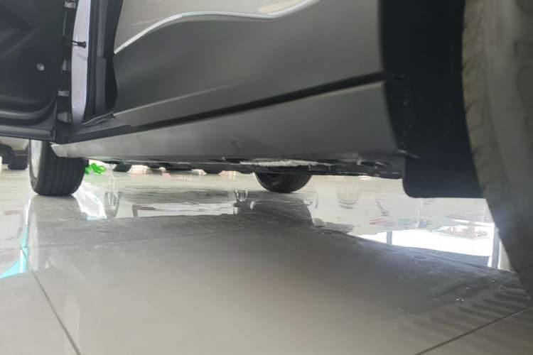 Used Geely Galaxy Geome 2026 Model 310km Youth Edition Left Side Sill
