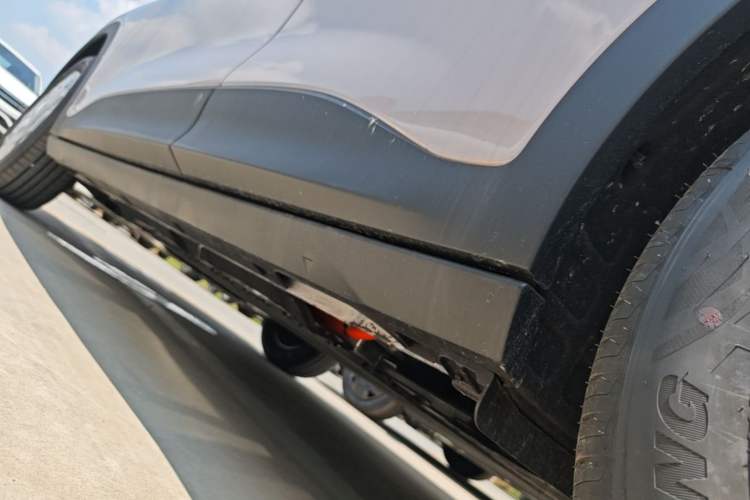 Used Geely Galaxy Geome 2026 Model 310km Youth Edition Left Side Sill