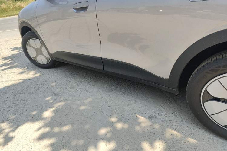 Used Geely Galaxy Geome 2026 Model 310km Youth Edition Left Side Sill