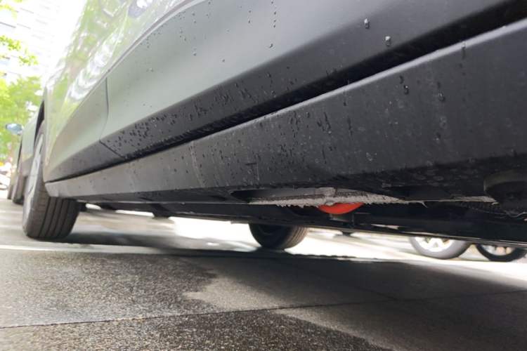 Used Geely Galaxy Geome 2026 Model 310km Youth Edition Left Side Sill