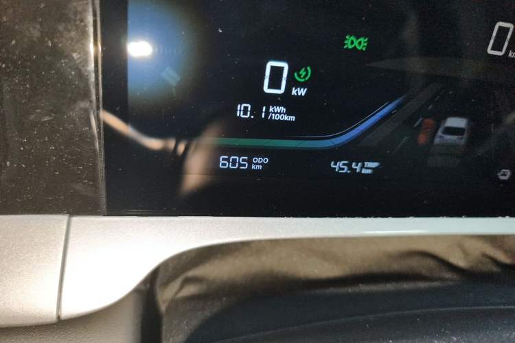 Used Geely Galaxy Geome 2026 410km Wind-Riding Edition Odometer Close Up