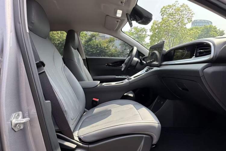 Used Geely Galaxy Geome 2026 Model 410km Exploration Edition Right Front Seat