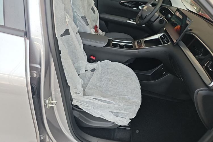 Used Geely Galaxy Geome 2026 410km Wind-Riding Edition Right Front Seat