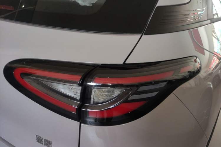 Used Geely Galaxy Geome 2026 Model 310km Youth Edition Right Rear Taillight
