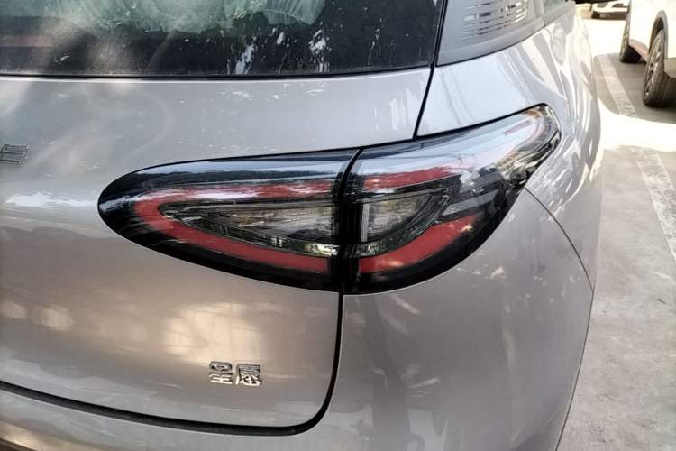 Used Geely Galaxy Geome 2026 Model 310km Youth Edition Right Rear Taillight