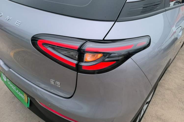 Used Geely Galaxy Geome 2026 Model 310km Youth Edition Right Rear Taillight