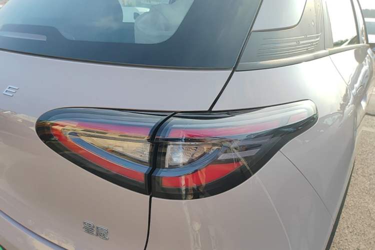 Used Geely Galaxy Geome 2026 Model 310km Youth Edition Right Rear Taillight