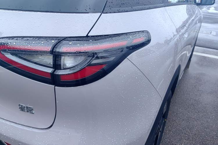 Used Geely Galaxy Geome 2026 310km Wind-Riding Edition Right Rear Taillight