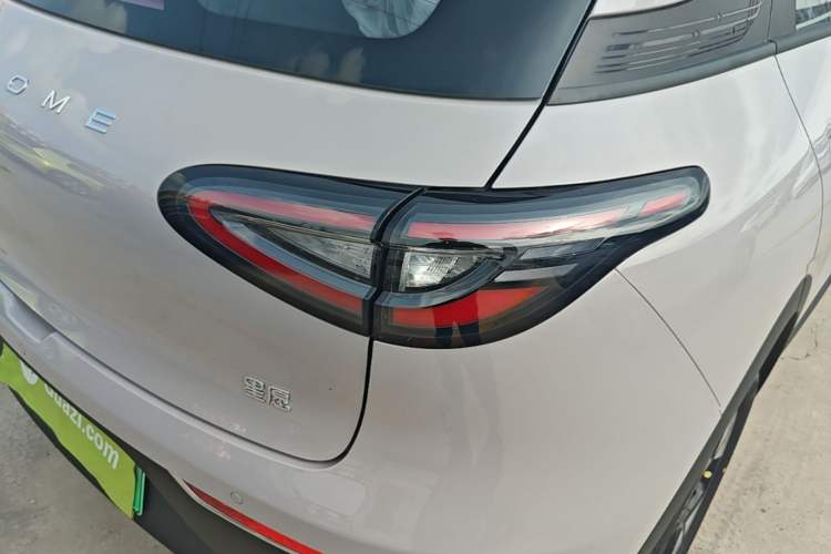Used Geely Galaxy Geome 2026 Model 410km Freedom Edition Right Rear Taillight
