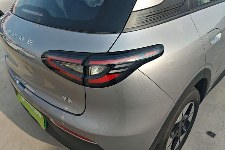 Used Geely Galaxy Geome 2026 Model 410km Freedom Edition Right Rear Taillight