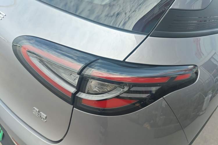Used Geely Galaxy Geome 2026 Model 310km Youth Edition Right Rear Taillight