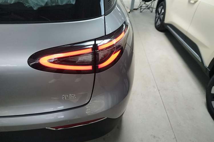 Used Geely Galaxy Geome 2026 Model 310km Youth Edition Right Rear Taillight