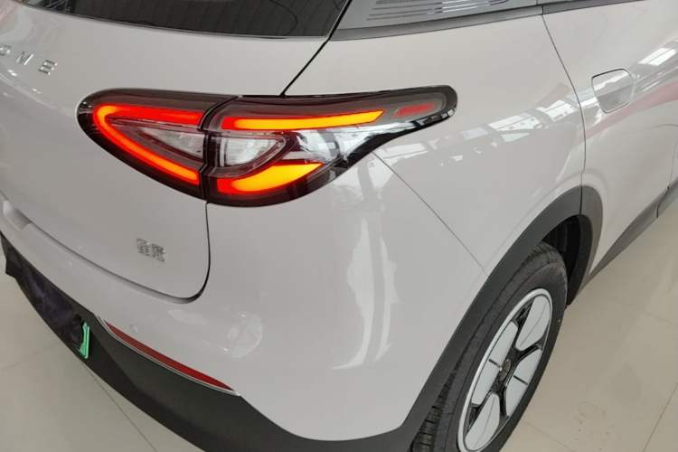 Used Geely Galaxy Geome 2026 Model 410km Carefree Edition Right Rear Taillight