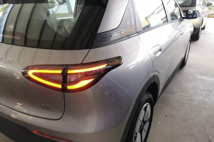 Used Geely Galaxy Geome 2026 Model 310km Youth Edition Right Rear Taillight