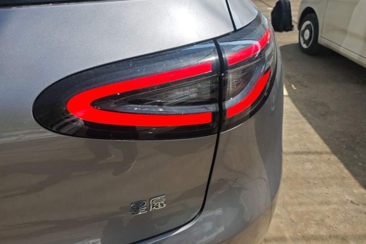 Used Geely Galaxy Geome 2026 Model 310km Dream Edition Right Rear Taillight