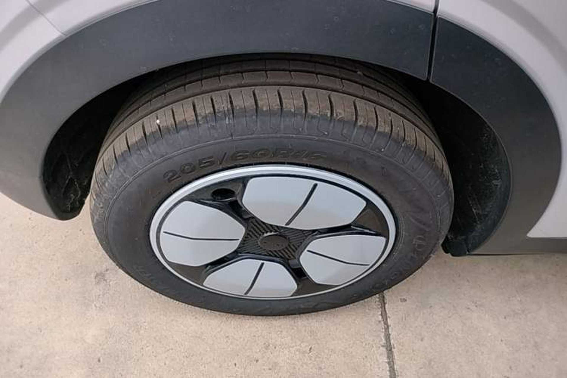 Used Geely Galaxy Geome 2026 Model 310km Youth Edition Right Rear Wheel Hub