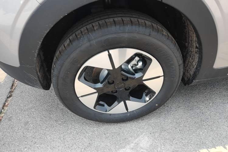 Used Geely Galaxy Geome 2026 Model 310km Dream Edition Right Rear Wheel Hub