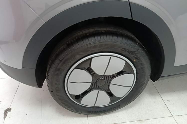 Used Geely Galaxy Geome 2026 Model 310km Youth Edition Right Rear Wheel Hub
