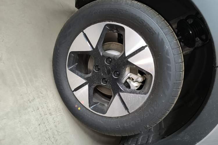 Used Geely Galaxy Geome 2026 Model 310km Dream Edition Right Rear Wheel Hub