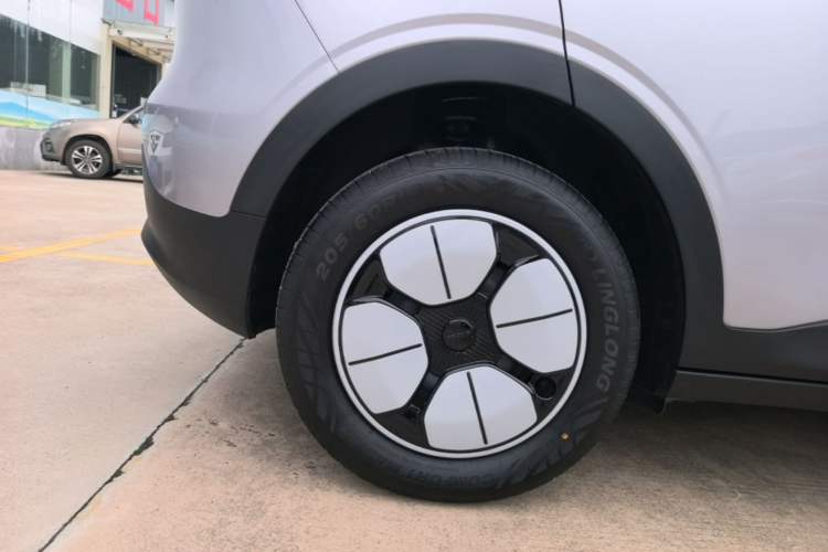 Used Geely Galaxy Geome 2026 Model 310km Youth Edition Right Rear Wheel Hub
