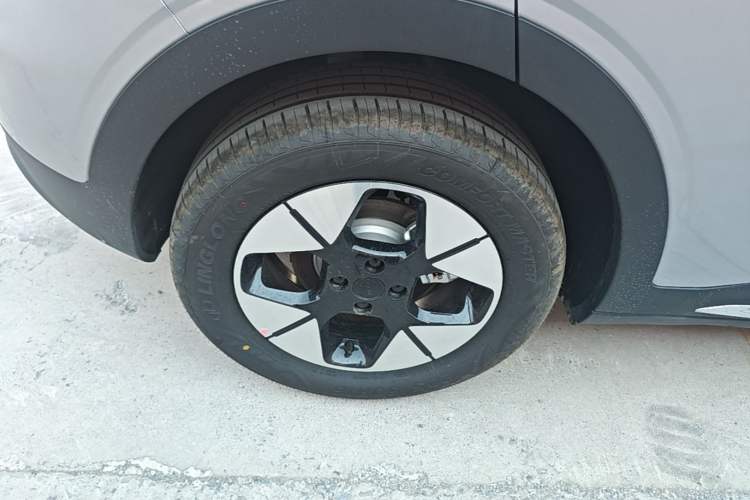 Used Geely Galaxy Geome 2026 Model 310km Dream Edition Right Rear Wheel Hub
