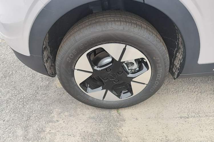 Used Geely Galaxy Geome 2026 Model 310km Dream Edition Right Rear Wheel Hub