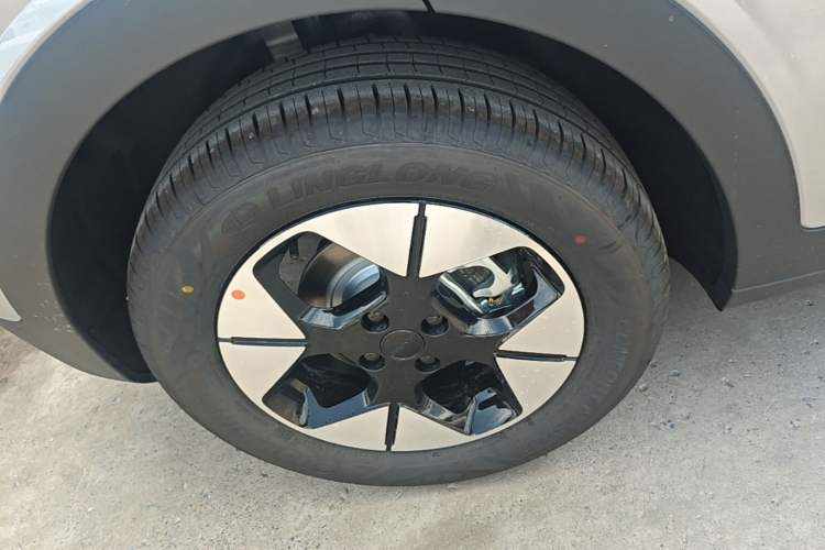 Used Geely Galaxy Geome 2026 410km Wind-Riding Edition Right Rear Wheel Hub