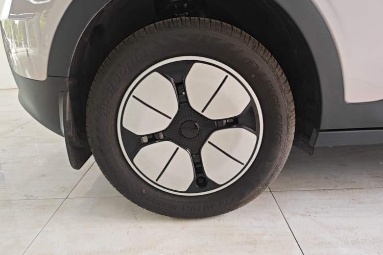 Used Geely Galaxy Geome 2026 Model 310km Youth Edition Right Rear Wheel Hub