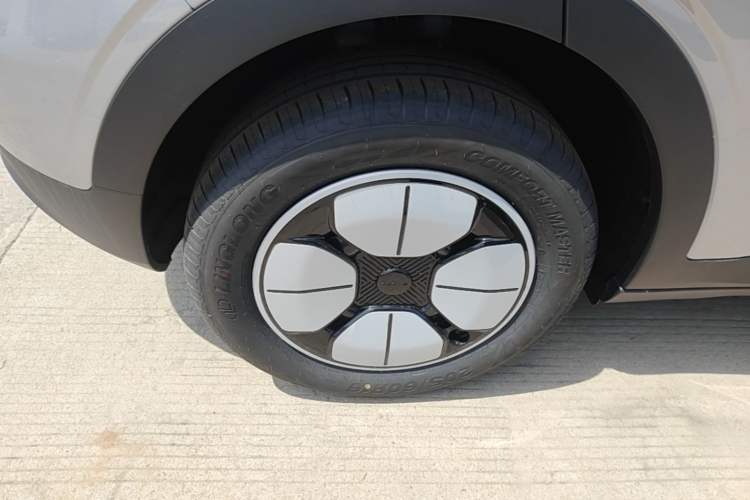 Used Geely Galaxy Geome 2026 Model 310km Youth Edition Right Rear Wheel Hub