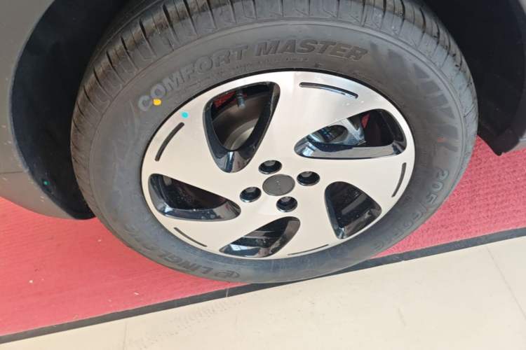 Used Geely Galaxy Geome 2026 480km Exploration Edition Right Rear Wheel Hub