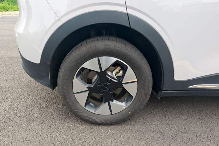 Used Geely Galaxy Geome 2026 Model 310km Dream Edition Right Rear Wheel Hub