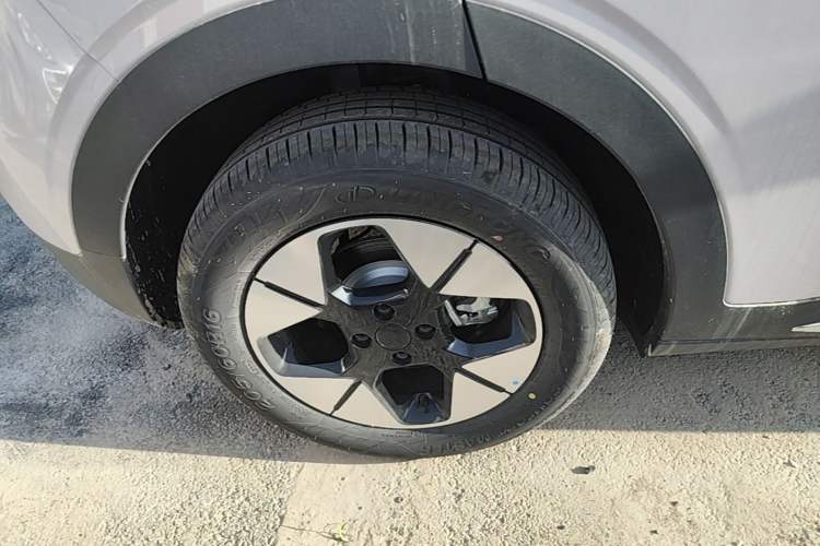Used Geely Galaxy Geome 2026 Model 310km Dream Edition Right Rear Wheel Hub