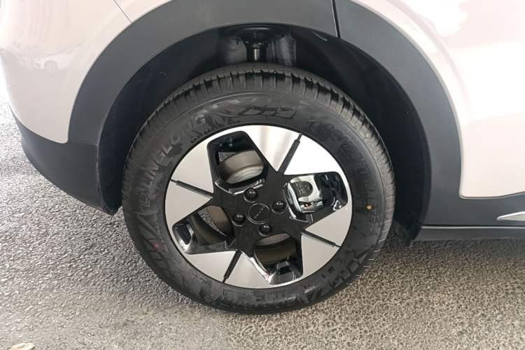 Used Geely Galaxy Geome 2026 Model 310km Dream Edition Right Rear Wheel Hub