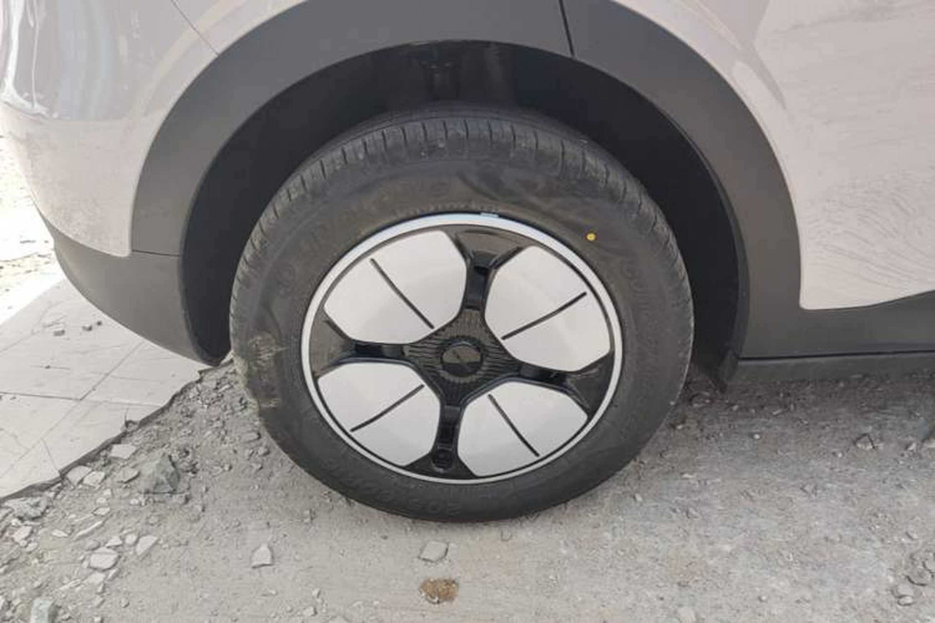 Used Geely Galaxy Geome 2026 Model 310km Youth Edition Right Rear Wheel Hub