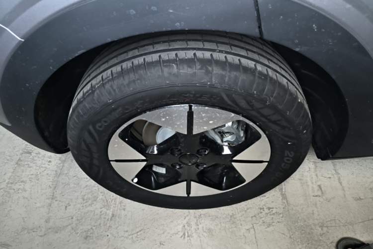 Used Geely Galaxy Geome 2026 Model 310km Dream Edition Right Rear Wheel Hub