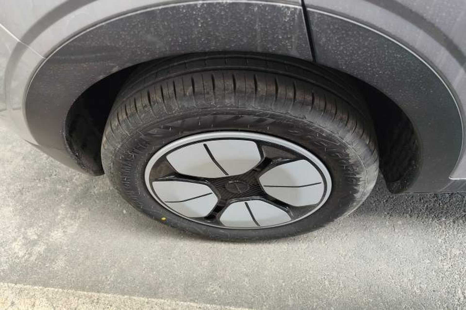 Used Geely Galaxy Geome 2026 Model 310km Youth Edition Right Rear Wheel Hub