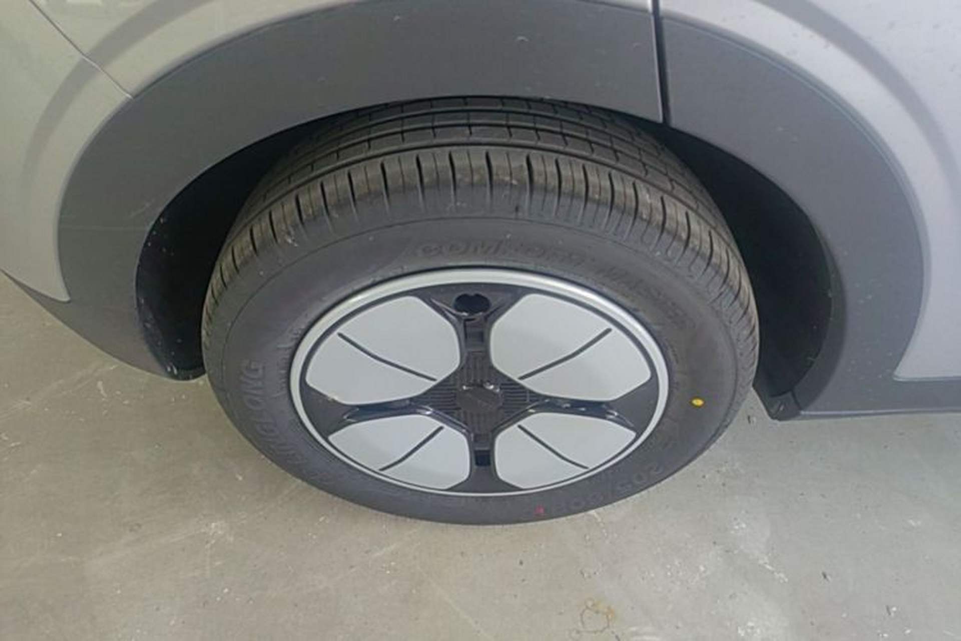 Used Geely Galaxy Geome 2026 Model 310km Youth Edition Right Rear Wheel Hub