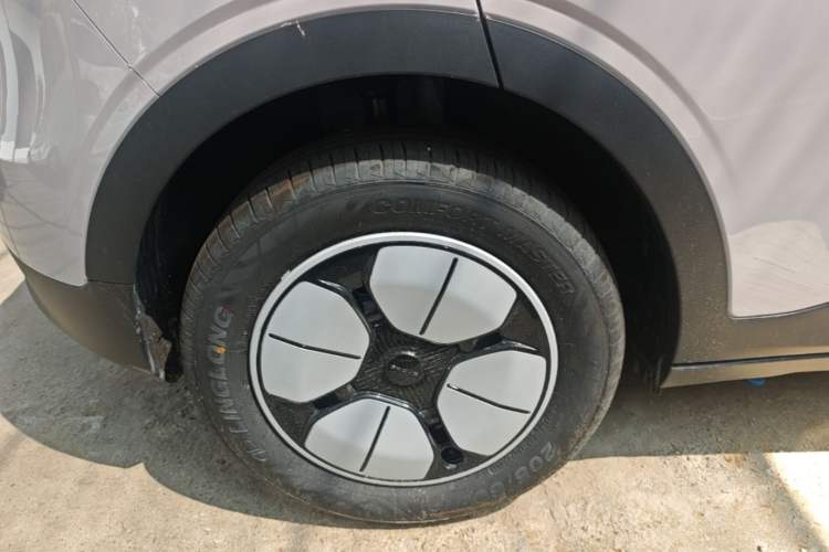 Used Geely Galaxy Geome 2026 Model 310km Youth Edition Right Rear Wheel Hub