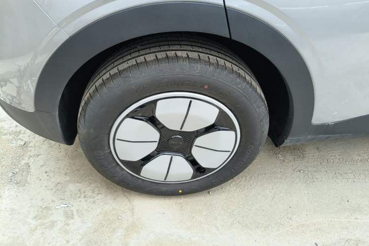 Used Geely Galaxy Geome 2026 Model 310km Youth Edition Right Rear Wheel Hub