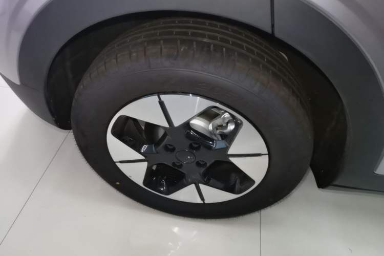 Used Geely Galaxy Geome 2026 310km Wind-Riding Edition Right Rear Wheel Hub