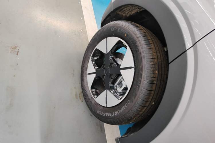 Used Geely Galaxy Geome 2026 Model 310km Dream Edition Right Rear Wheel Hub