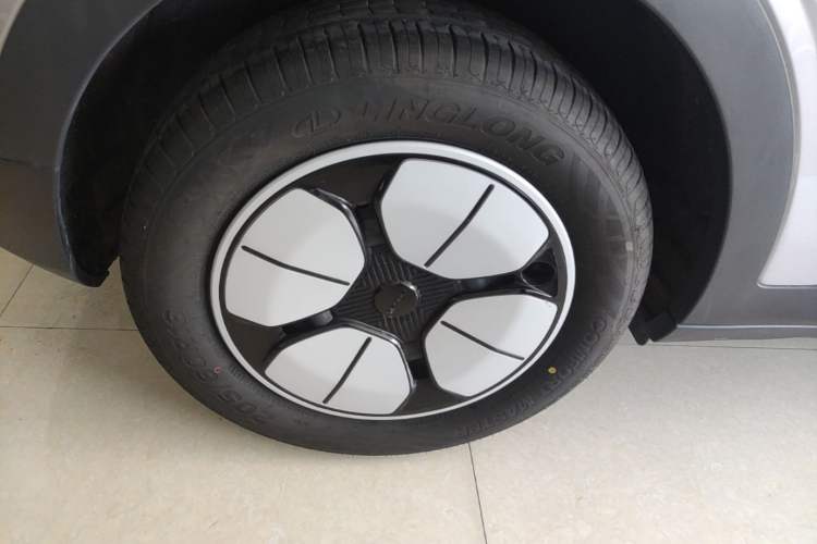 Used Geely Galaxy Geome 2026 Model 310km Youth Edition Right Rear Wheel Hub