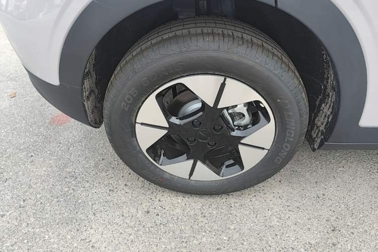 Used Geely Galaxy Geome 2026 Model 310km Dream Edition Right Rear Wheel Hub