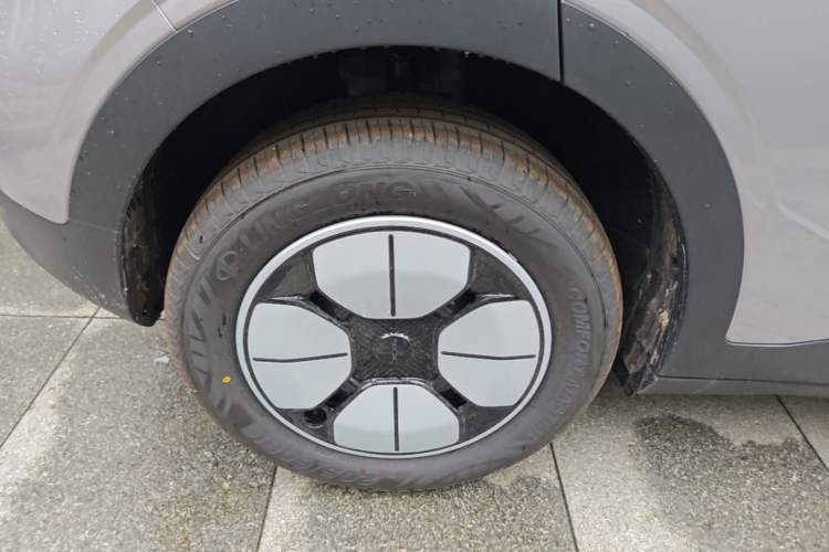 Used Geely Galaxy Geome 2026 Model 310km Youth Edition Right Rear Wheel Hub