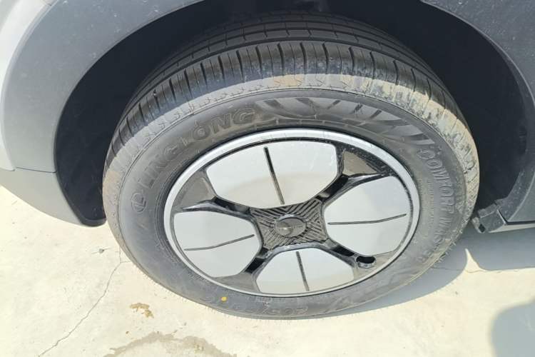 Used Geely Galaxy Geome 2026 Model 310km Youth Edition Right Rear Wheel Hub