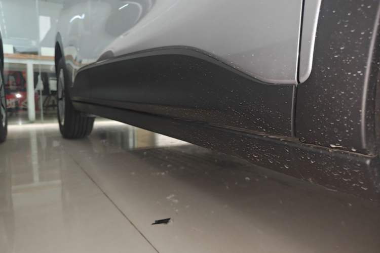 Used Geely Galaxy Geome 2026 Model 310km Youth Edition Right Side Sill