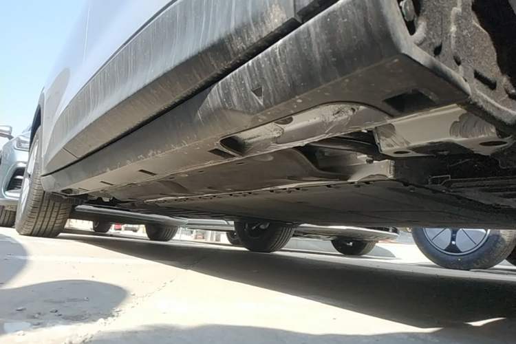 Used Geely Galaxy Geome 2026 Model 310km Youth Edition Right Side Sill