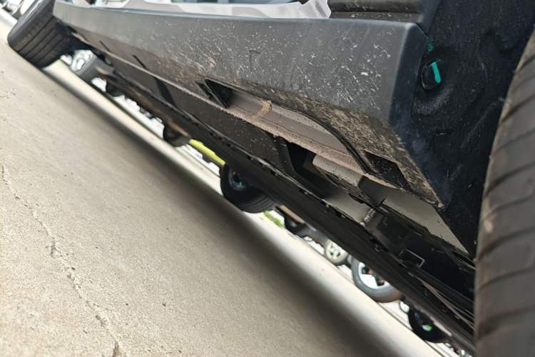 Used Geely Galaxy Geome 2026 Model 410km Freedom Edition Right Side Sill