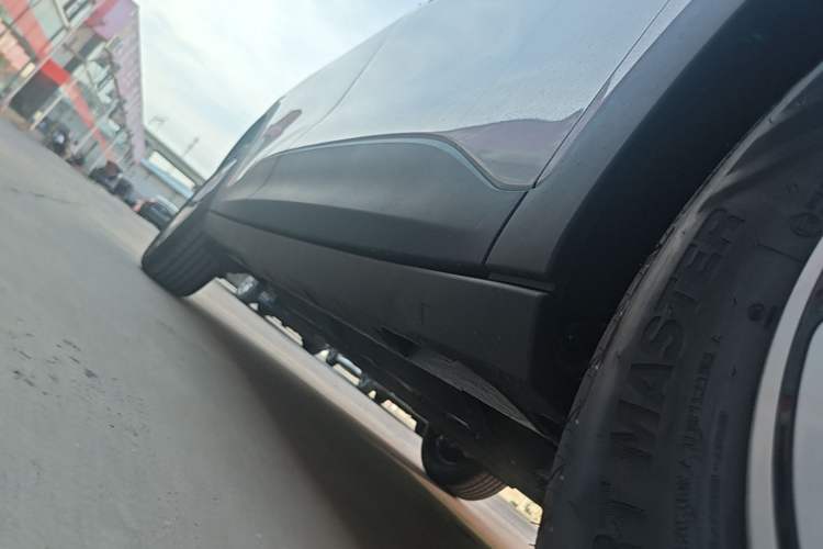 Used Geely Galaxy Geome 2026 Model 410km Carefree Edition Right Side Sill