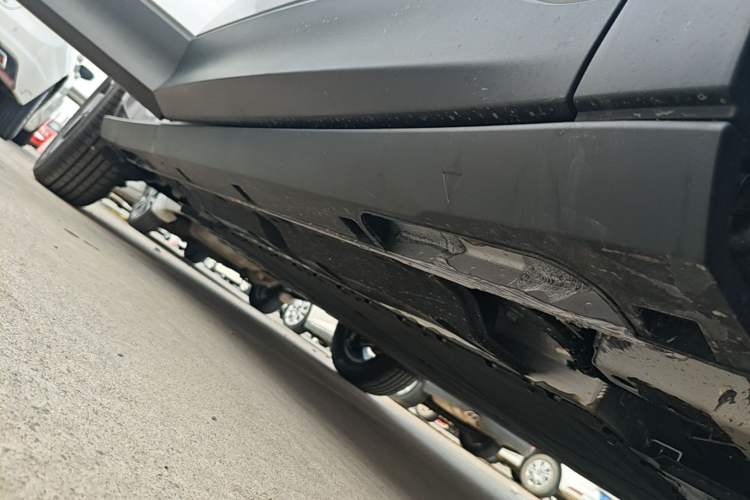 Used Geely Galaxy Geome 2026 Model 410km Freedom Edition Right Side Sill